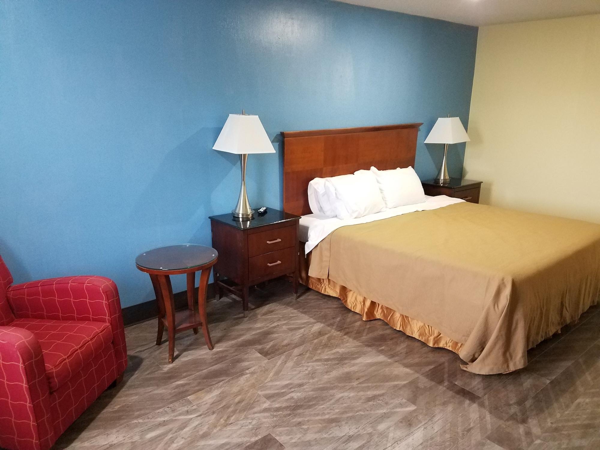 Western Inn South Киърни Екстериор снимка