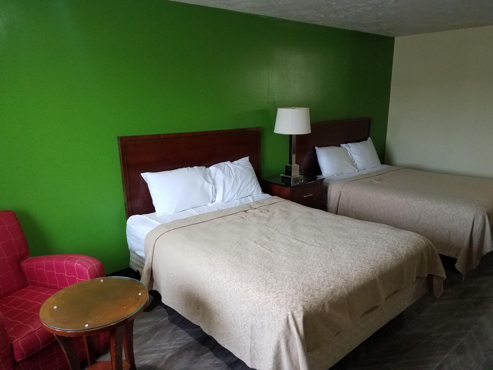 Western Inn South Киърни Екстериор снимка