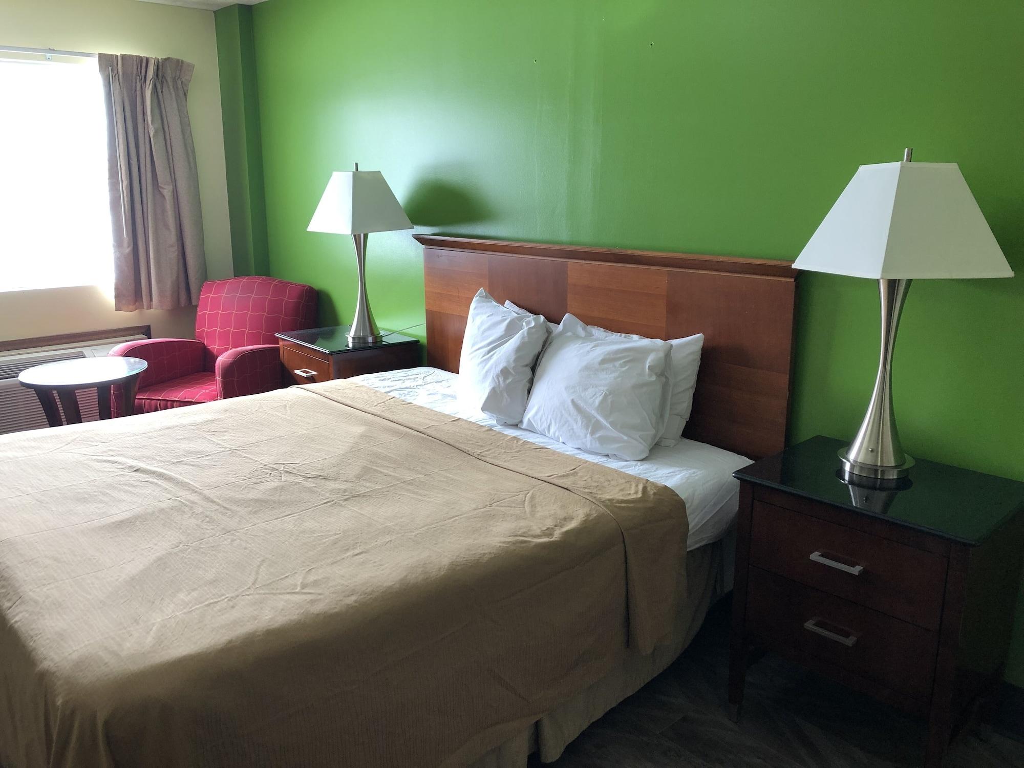 Western Inn South Киърни Екстериор снимка